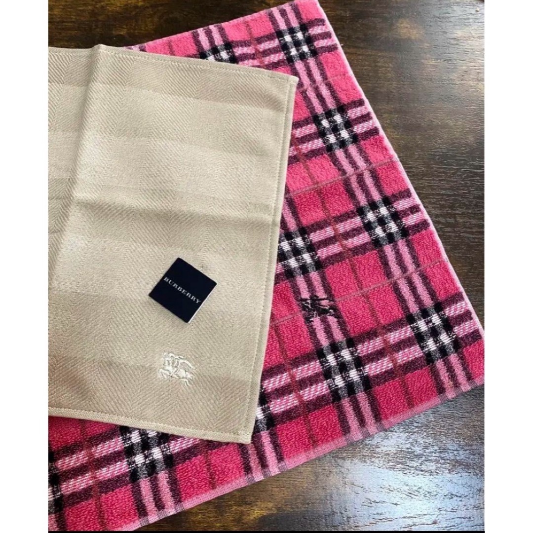 BURBERRY(バーバリー)の新品☆BURBERRY☆タオルハンカチ 2枚セット　ノバチェック レディースのファッション小物(ハンカチ)の商品写真