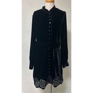 ザラ(ZARA)のZARA ベロア　ボタン　長袖ワンピース　黒　スタンドカラー　シンプル(ひざ丈ワンピース)