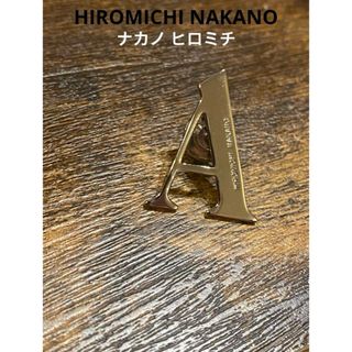 ヒロミチナカノ(HIROMICHI NAKANO)のピンバッジ　A ピンバッチ　HIROMICHI NAKANO イニシャル　Ａ(ブローチ/コサージュ)