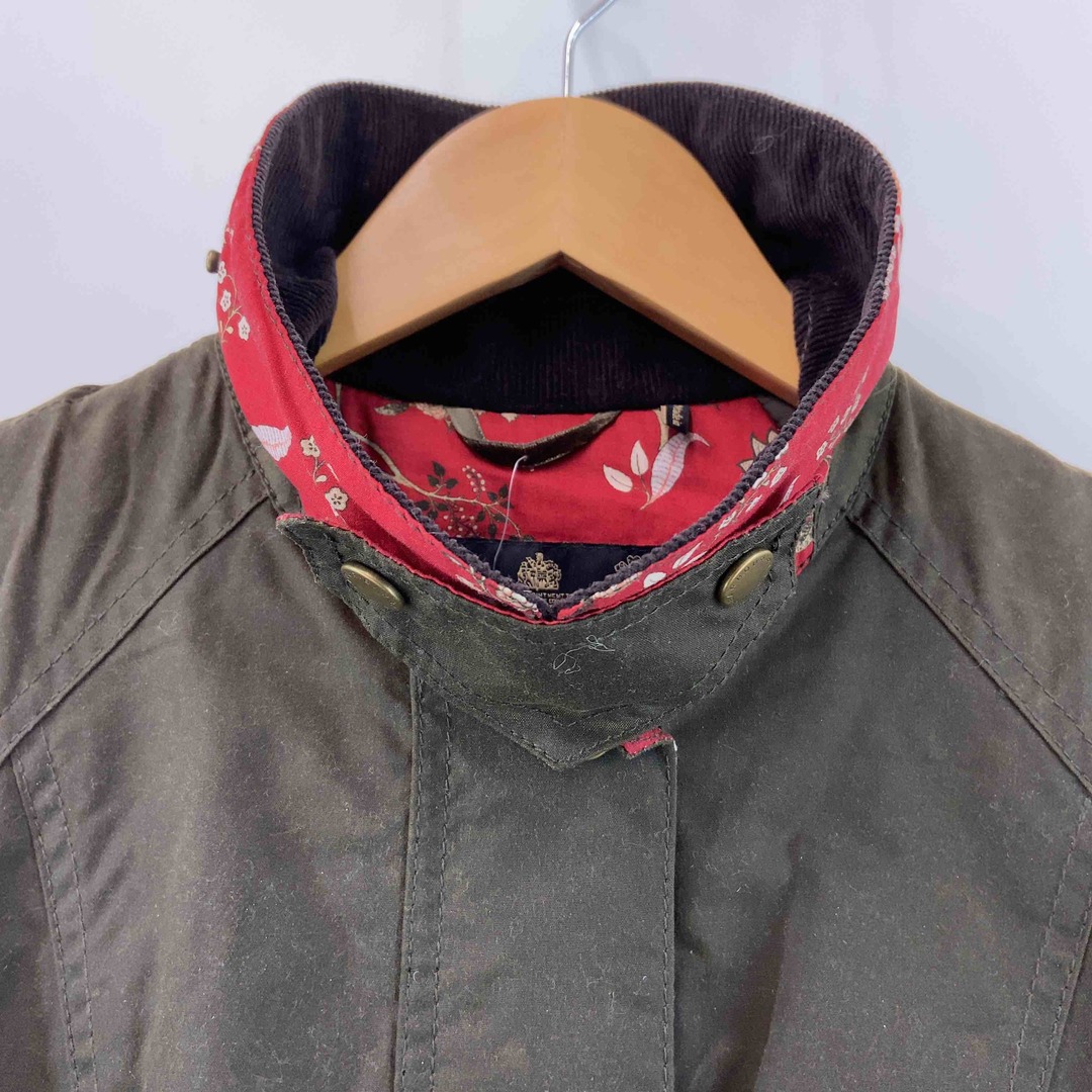 Barbour(バーブァー)のBarbour バブアー メンズ  カバーオール カーキグリーン　ラグランスリーブ　裏地キルティング　バッジ付 メンズのジャケット/アウター(カバーオール)の商品写真