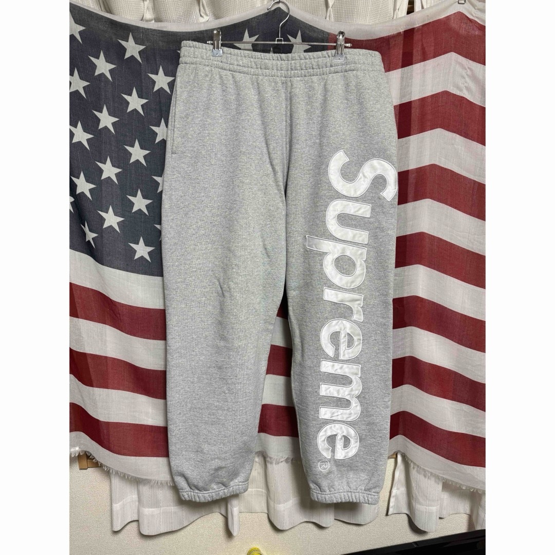 トップスSupreme Satin Appliqu Sweatpant  スウェット　L