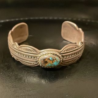 インディアンジュエリー(INDIAN JEWELRY)のNavajo ナバホ Geneva Ramone ターコイズマウンテン(バングル/リストバンド)