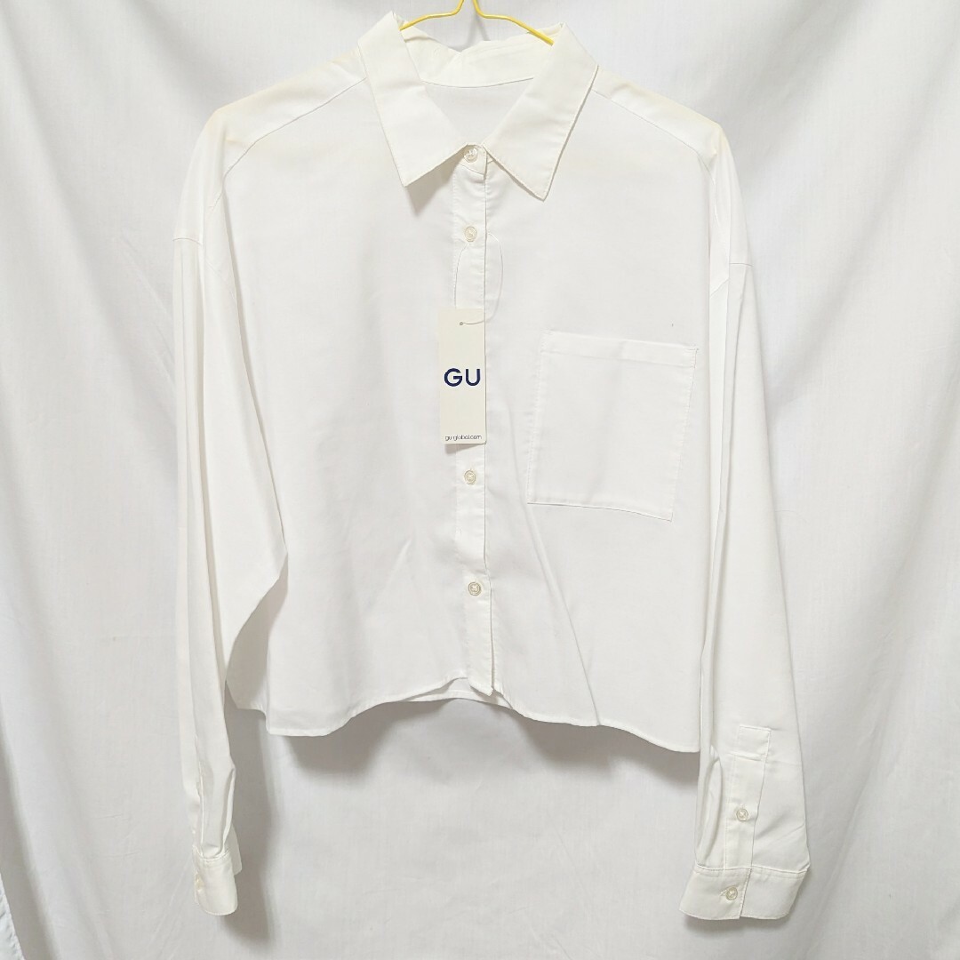 GU(ジーユー)の新品 未使用 GU カラークロップドシャツ 長袖 オフホワイト XL レディースのトップス(シャツ/ブラウス(長袖/七分))の商品写真