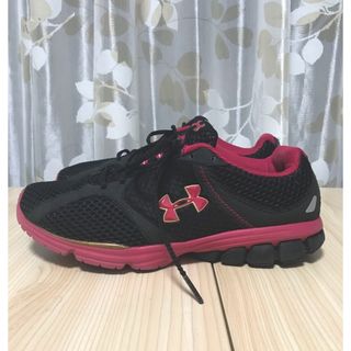 アンダーアーマー(UNDER ARMOUR)のアンダーアーマー   スニーカー(スニーカー)