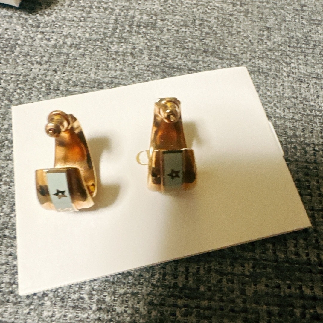 ピアス(両耳用)DIOR CODE ディオール　コード　ピアス メタル \u0026 ラッカー