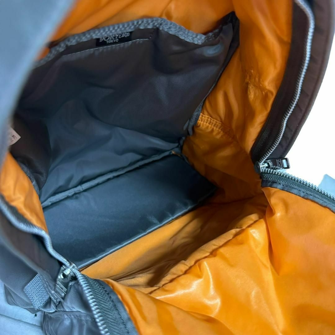 吉田カバン(ヨシダカバン)の美品 希少 廃盤色 ポーター　タンカー　バックパック　リュック　シルバーグレー メンズのバッグ(バッグパック/リュック)の商品写真