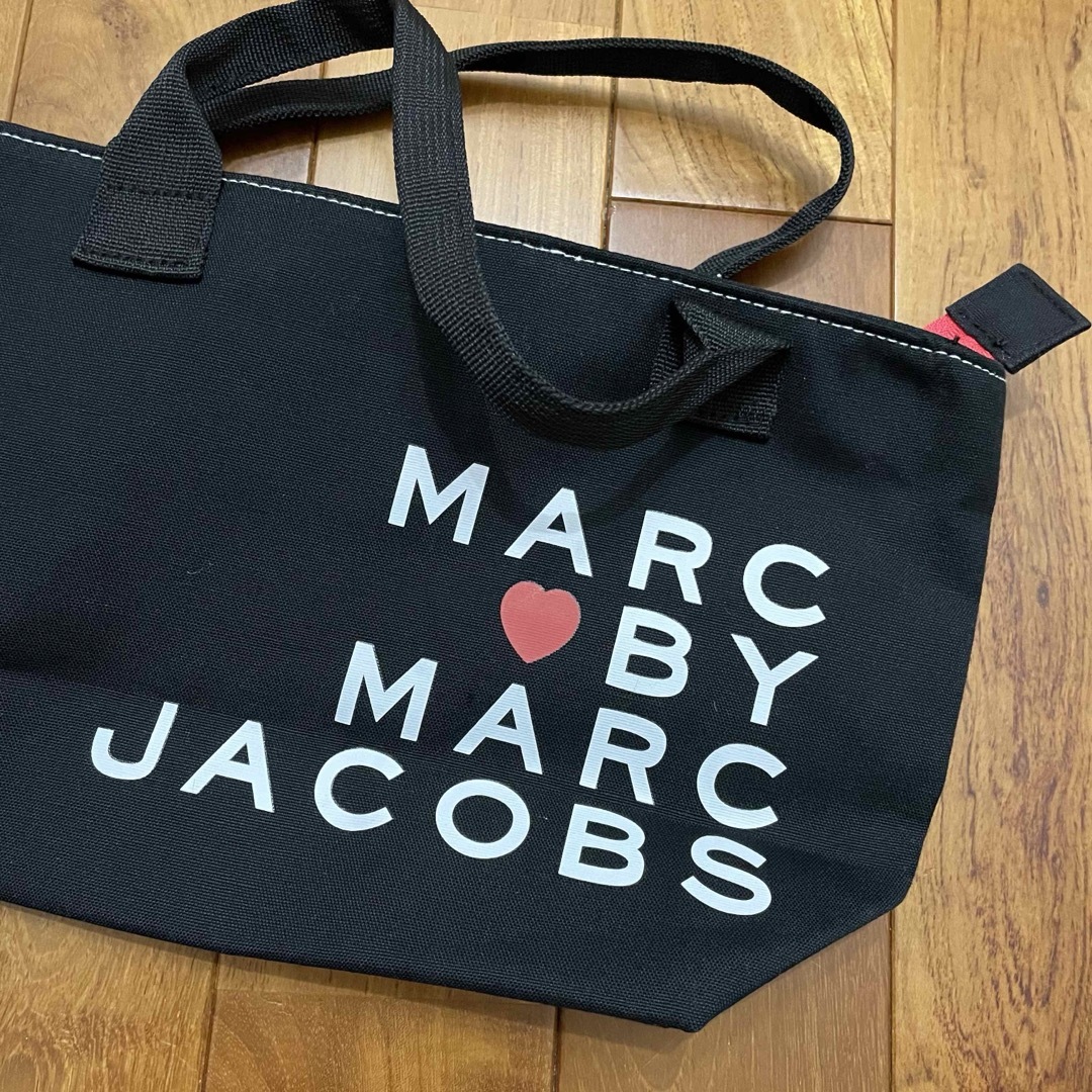 MARC BY MARC JACOBS(マークバイマークジェイコブス)のマークバイマークジェイコブス ミニトートバッグ ハンドバッグ 雑誌付録 レディースのバッグ(トートバッグ)の商品写真