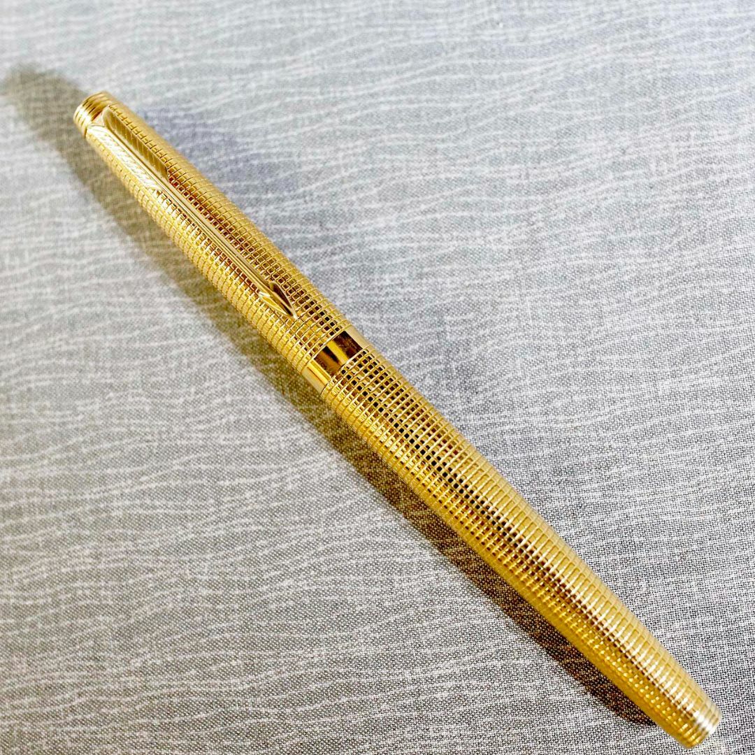 Parker(パーカー)の【美品 送料込み】パーカー 万年筆 ７５ インシグニア ゴールドフィルド 金張り インテリア/住まい/日用品の文房具(ペン/マーカー)の商品写真