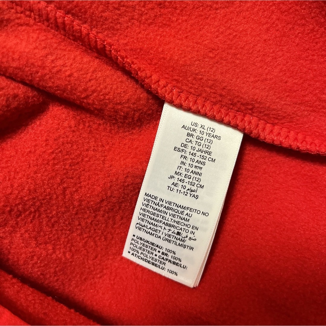 モックネックジャケット ジップアップ フリース 幼児 保育園着　赤　かっこいい キッズ/ベビー/マタニティのキッズ服男の子用(90cm~)(ジャケット/上着)の商品写真