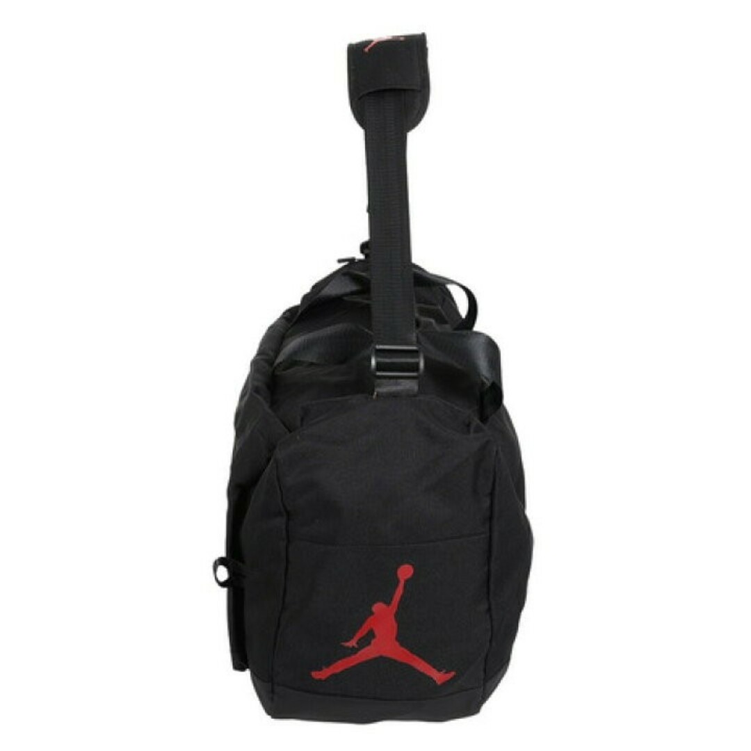 Jordan Brand（NIKE）(ジョーダン)のエアジョーダン　ボストンバッグ　ブラック黒色　ショルダー　旅行　部活　ナイキ メンズのバッグ(ボストンバッグ)の商品写真