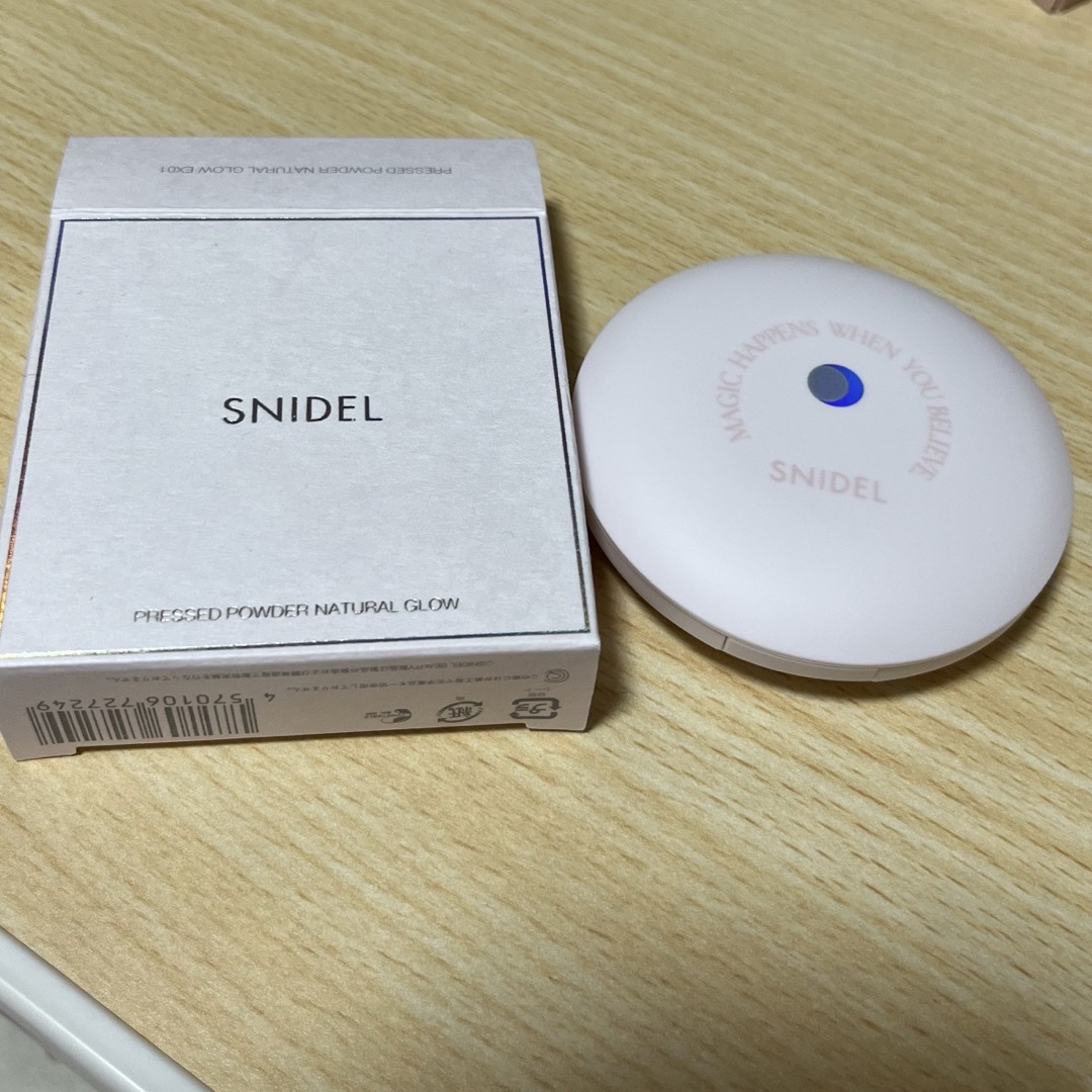 SNIDEL(スナイデル)のスナイデルパウダー コスメ/美容のベースメイク/化粧品(フェイスパウダー)の商品写真