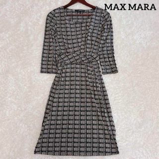 マックスマーラ(Max Mara)の美品✨マックスマーラ ひざ丈ワンピース シルク混 総柄 ウエストマーク M(ひざ丈ワンピース)