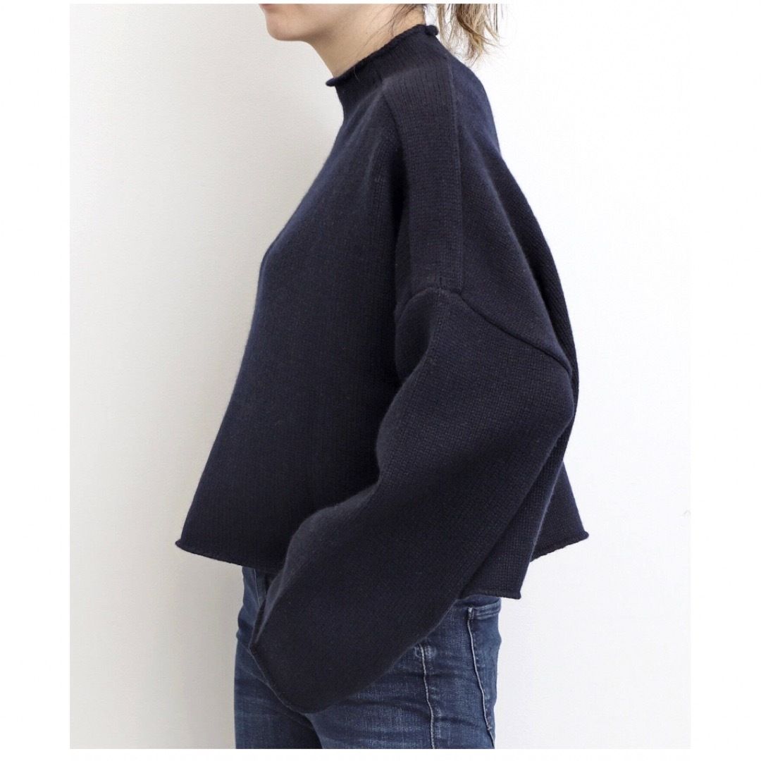 L'Appartement DEUXIEME CLASSE(アパルトモンドゥーズィエムクラス)のアパルトモン　今季　美品　Short Knit Pullover ネイビー レディースのトップス(ニット/セーター)の商品写真