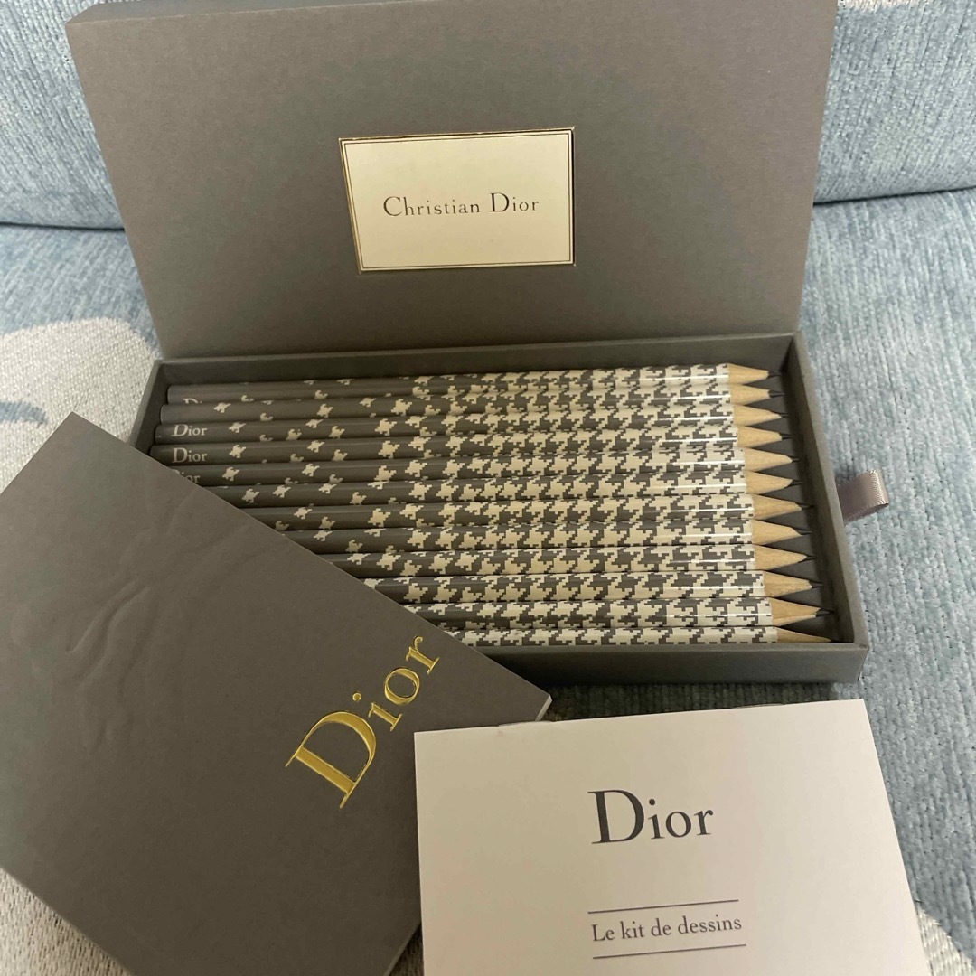 Christian Dior(クリスチャンディオール)のChristian Dior 石鹸 鉛筆セット コスメ/美容のボディケア(ボディソープ/石鹸)の商品写真