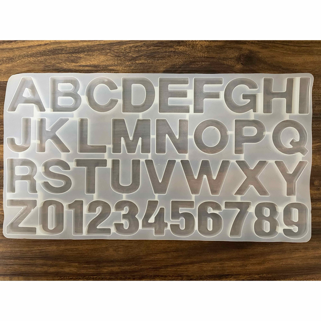 【大人気】シリコンモールド　アルファベット　数字　正面版 ハンドメイドの素材/材料(型紙/パターン)の商品写真