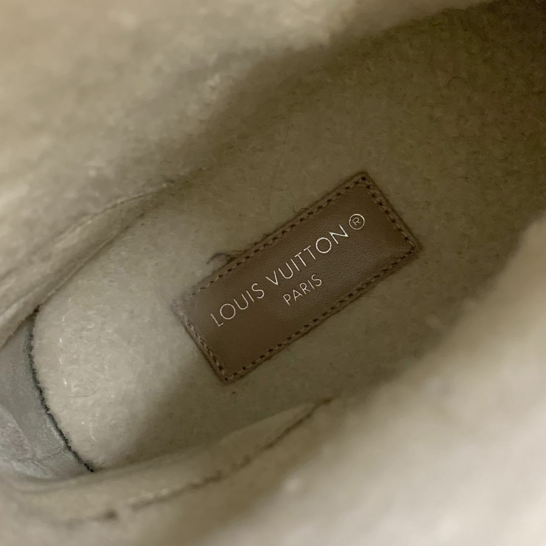 LOUIS VUITTON(ルイヴィトン)の8762 ヴィトン スノードロップライン スエード モノグラム ムートンブーツ  レディースの靴/シューズ(ブーツ)の商品写真