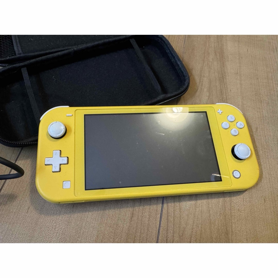 Nintendo Switch(ニンテンドースイッチ)のNintendo Switch Lite イエロー エンタメ/ホビーのゲームソフト/ゲーム機本体(家庭用ゲーム機本体)の商品写真