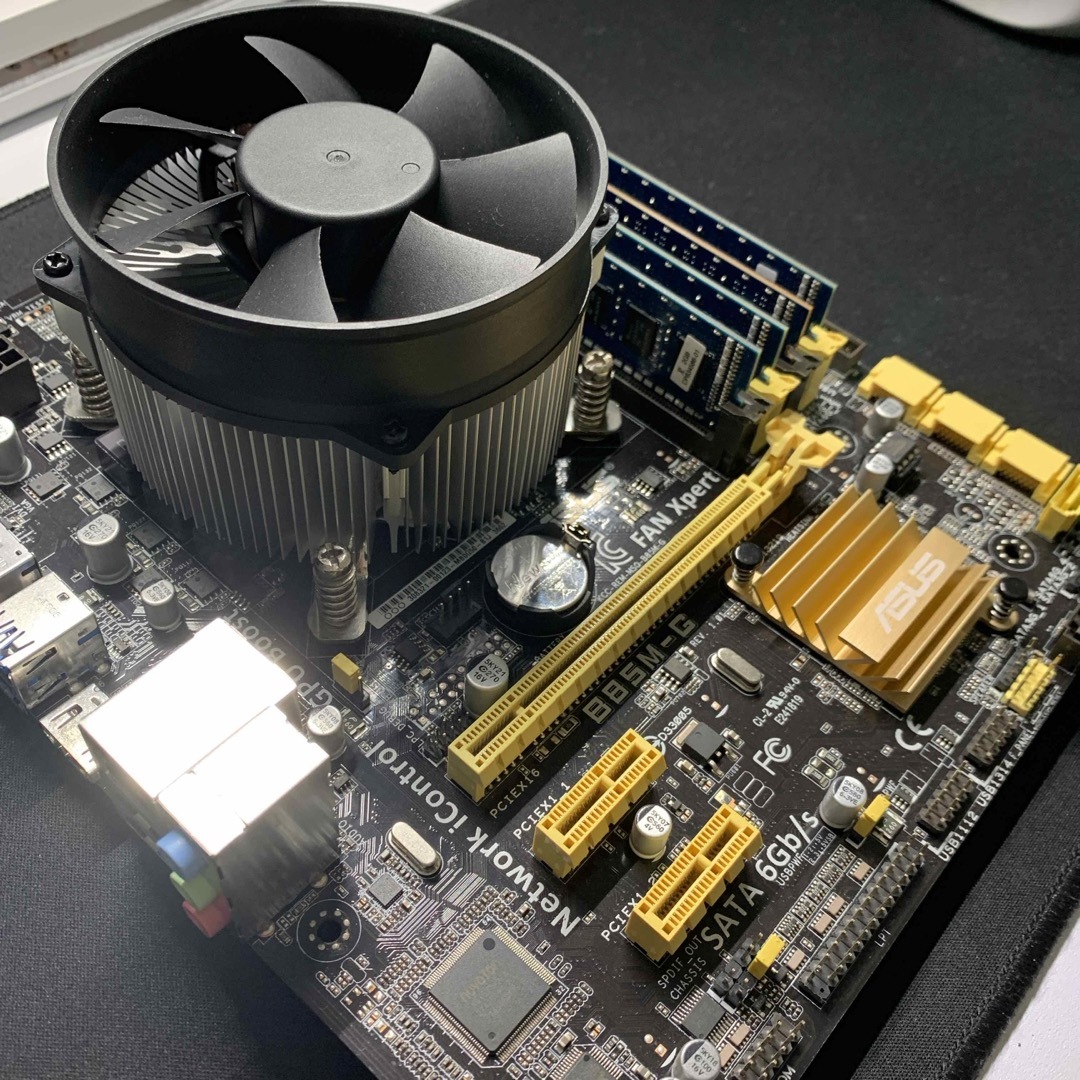 ASUS(エイスース)の【動作確認済み】マザーボード、CPU、メモリ、CPUクーラーセット スマホ/家電/カメラのPC/タブレット(PCパーツ)の商品写真