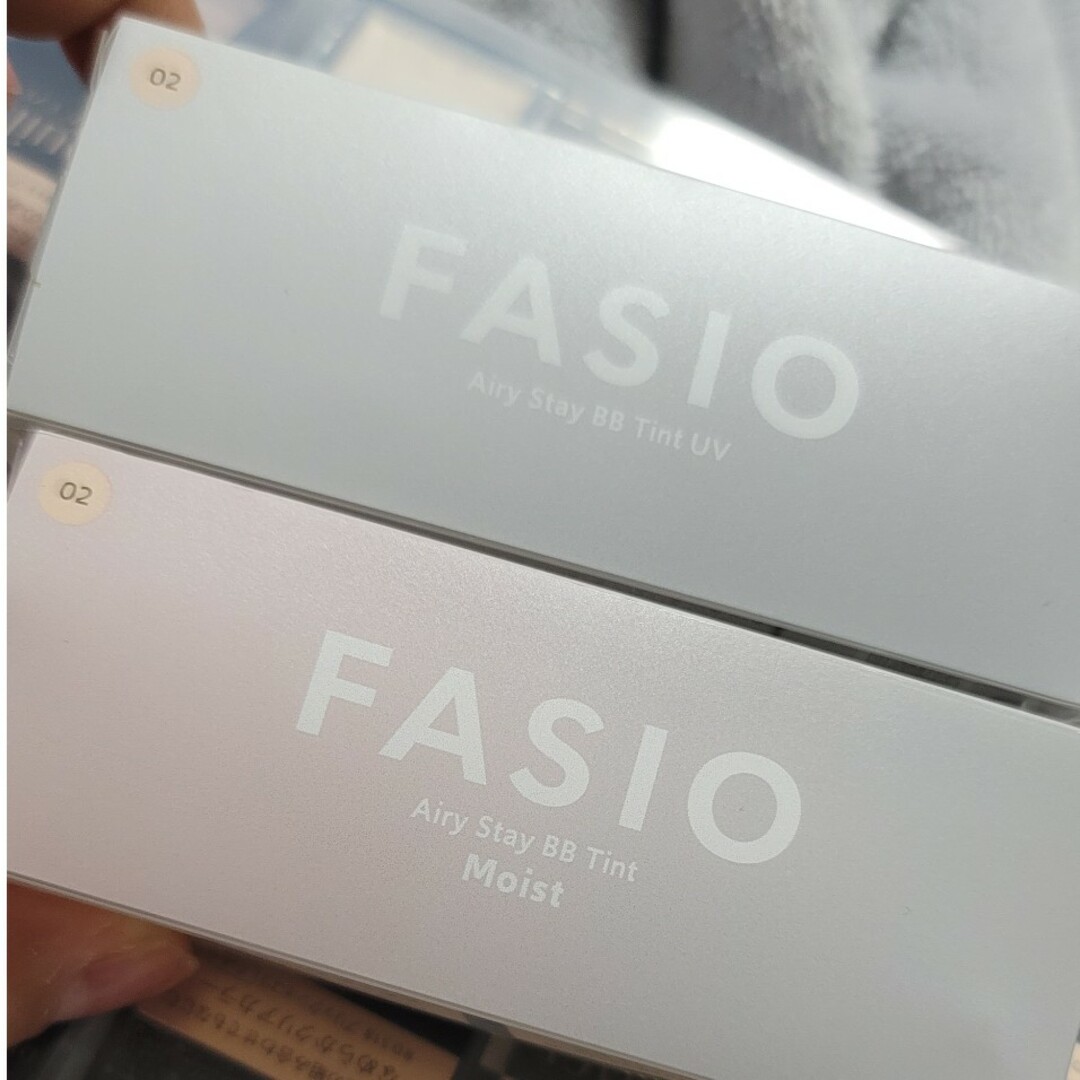 Fasio(ファシオ)の未開封二種セット　ファシオ エアリーステイ BB ティント モイスト 02 コスメ/美容のベースメイク/化粧品(BBクリーム)の商品写真