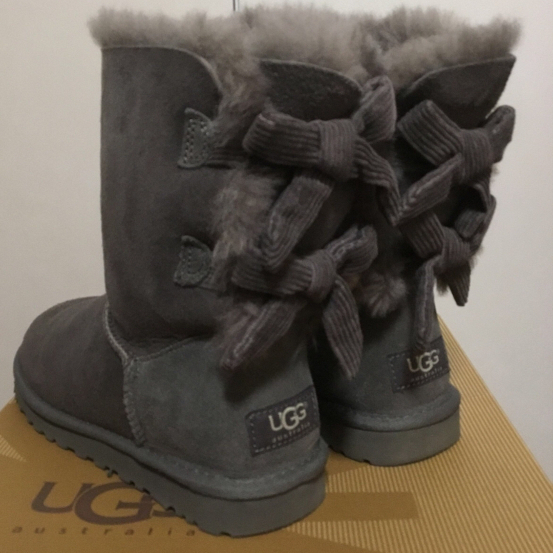 UGG(アグ)の美品　アグ　ムートンブーツ　ベイリーボウ　コーディロイ　グレー　22cm レディースの靴/シューズ(ブーツ)の商品写真