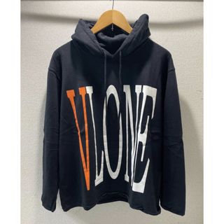 ヴィーローン(VLONE)の⭐️VLONEパーカー < L >(パーカー)