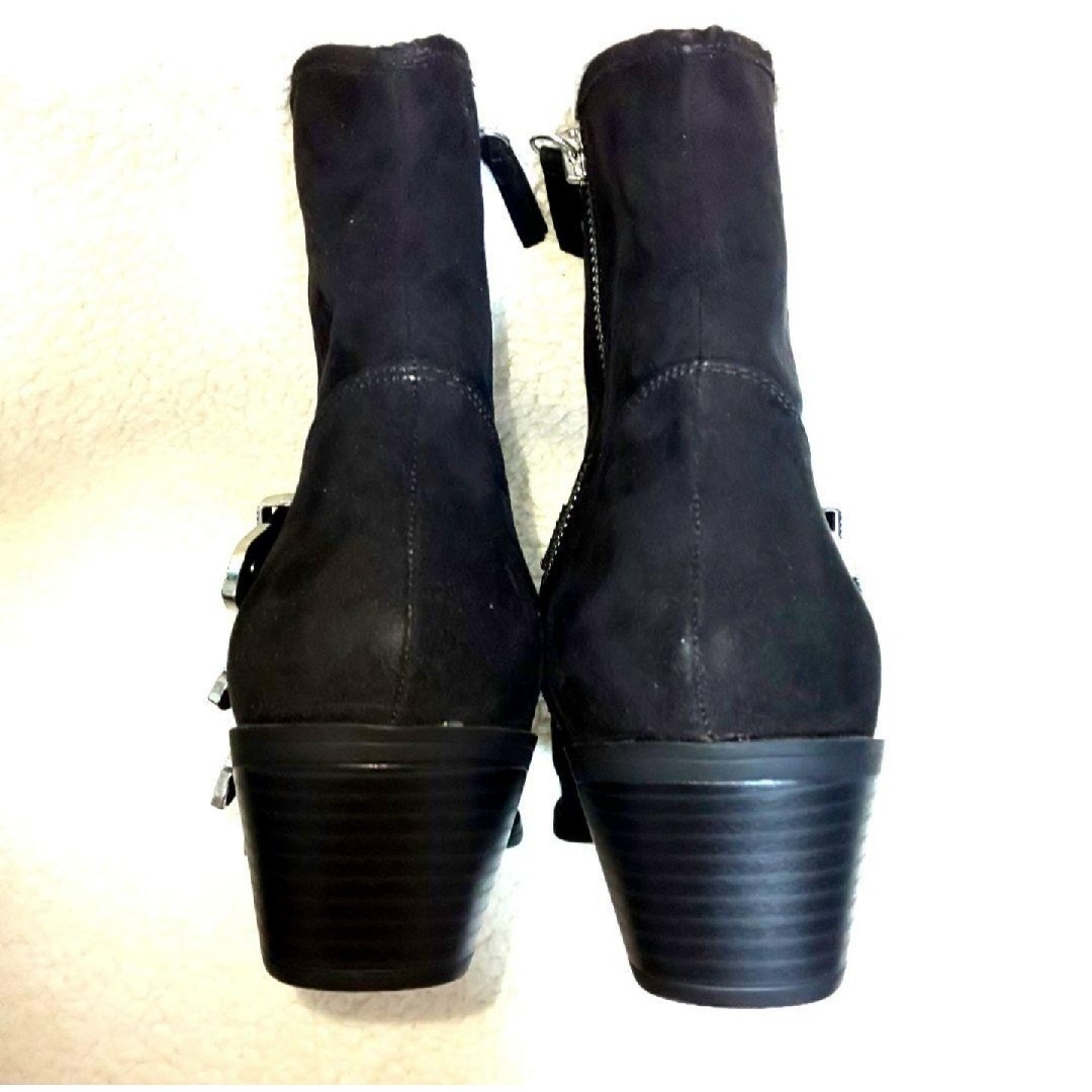 H&M(エイチアンドエム)のベルトデザインショートブーツ【新品・タグ付き】 レディースの靴/シューズ(ブーツ)の商品写真