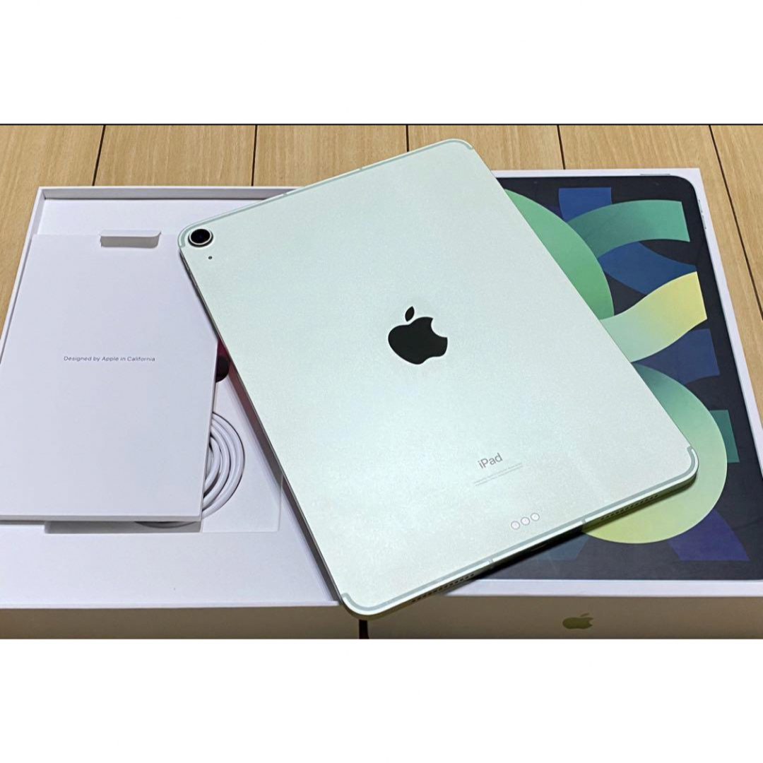 【超美品】iPad Air第4世代Sim Free 256GBキーボードカバー付