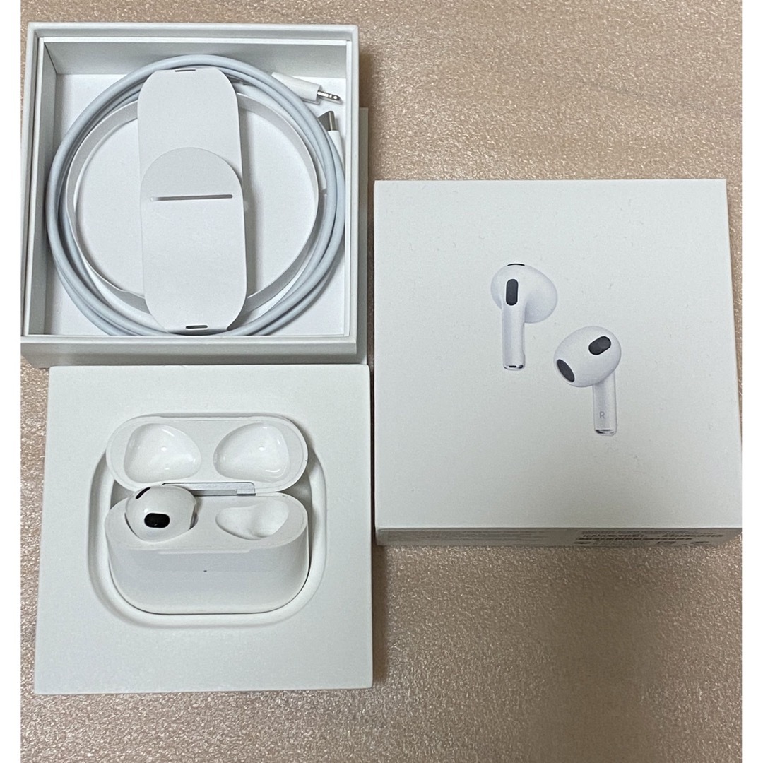 Apple(アップル)のAirPods 片耳 スマホ/家電/カメラのオーディオ機器(ヘッドフォン/イヤフォン)の商品写真