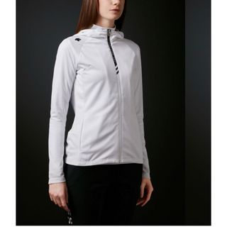 デサント(DESCENTE)のDESCENTE GOLF デサントゴルフ サンスクリーンメッシュパーカー 白(ウエア)