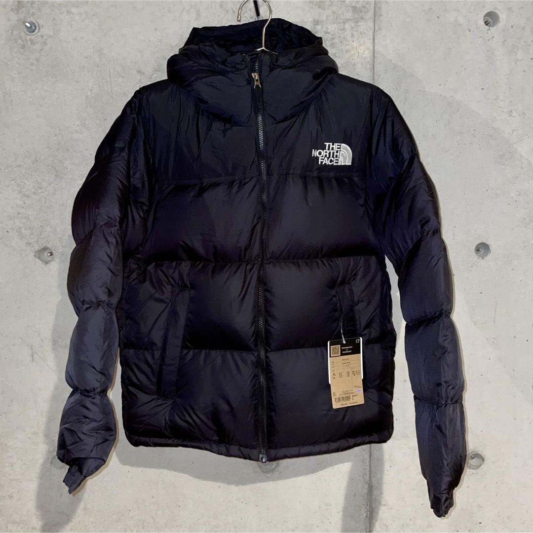 THE NORTH FACE(ザノースフェイス)の【新品】 NORTH FACE ノースフェイス ヌプシフーディー Mサイズ メンズのジャケット/アウター(ダウンジャケット)の商品写真