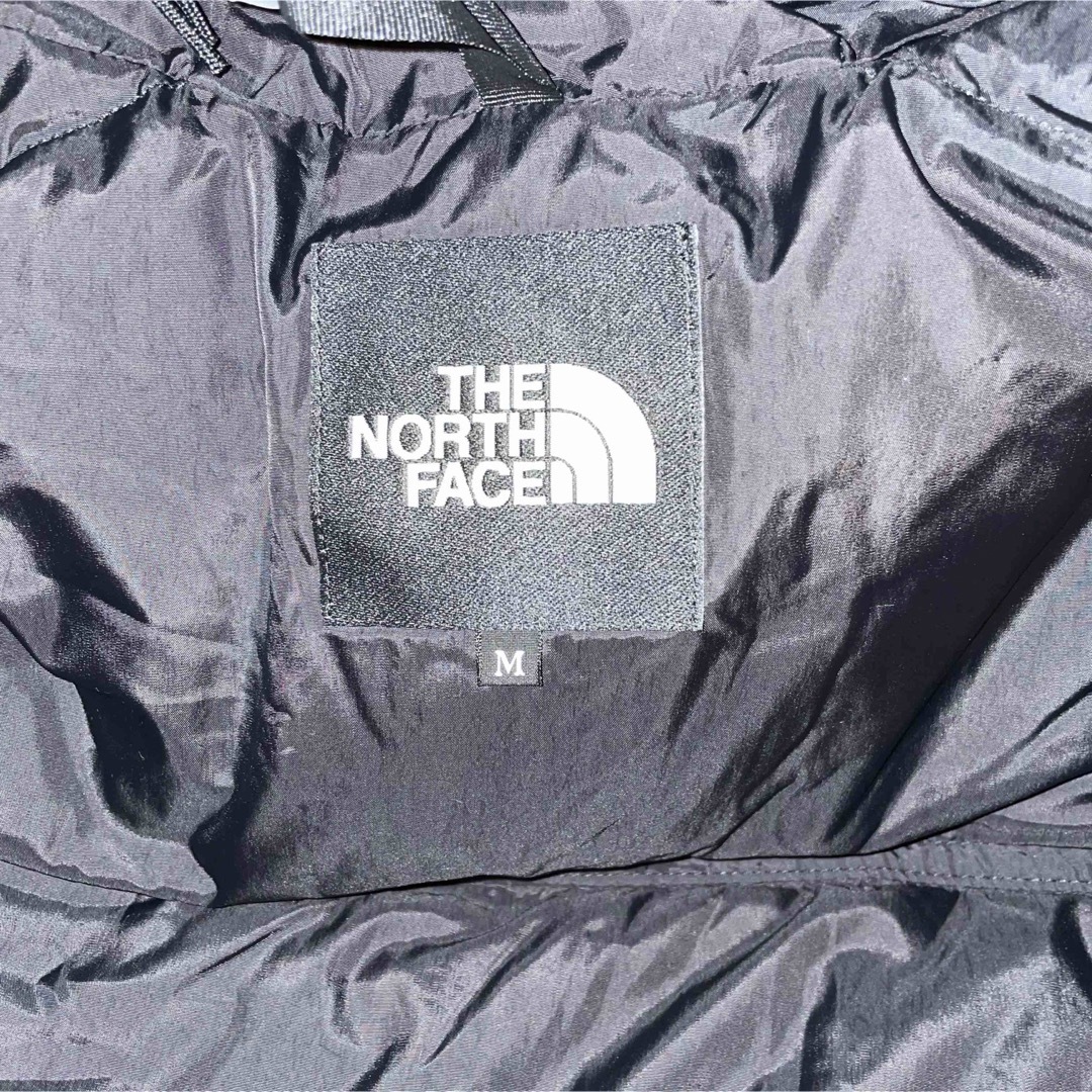 THE NORTH FACE(ザノースフェイス)の【新品】 NORTH FACE ノースフェイス ヌプシフーディー Mサイズ メンズのジャケット/アウター(ダウンジャケット)の商品写真