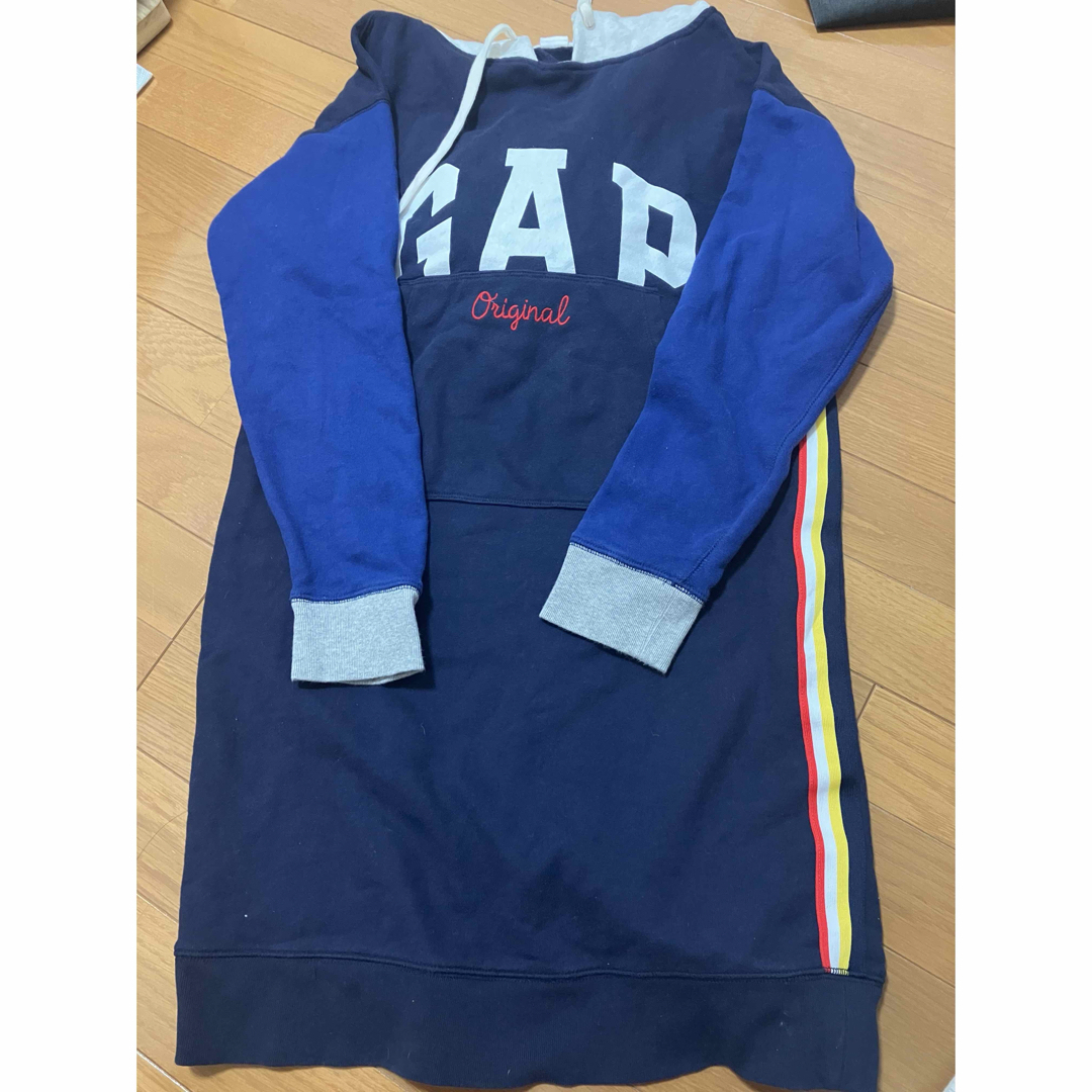 GAP(ギャップ)のギャップGAP ロゴパーカー　ロング丈　スウェット　ネイビー紺　S レディースのトップス(パーカー)の商品写真