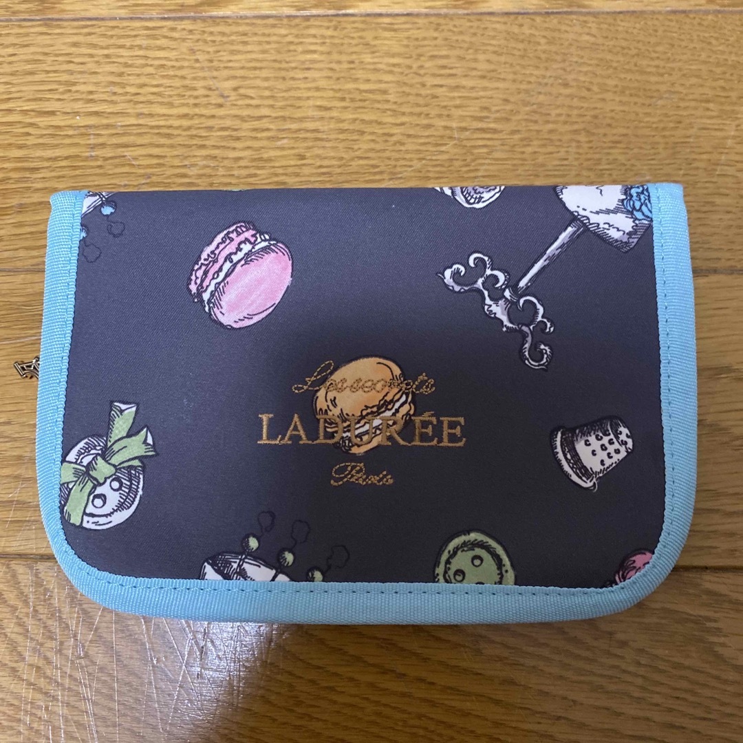 LADUREE(ラデュレ)のLADUREE ティッシュ・マスクケース レディースのファッション小物(ポーチ)の商品写真