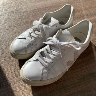 ヴェジャ(VEJA)のVEJA スニーカー　24cm(スニーカー)