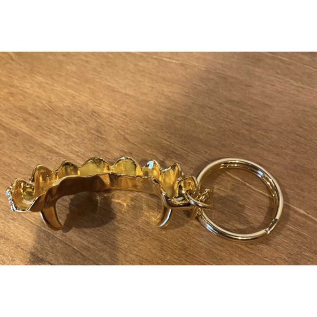 Supreme(シュプリーム)のSupreme Fronts Keychain "Gold" メンズのファッション小物(キーホルダー)の商品写真