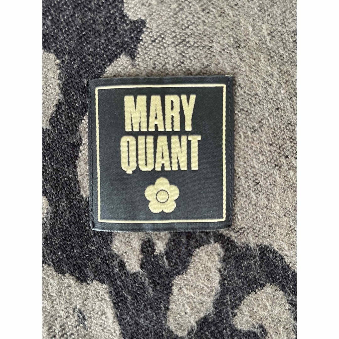 MARY QUANT(マリークワント)のMARY QUANT　マリークワント　大判ストール　56×180　フラワー柄 レディースのファッション小物(ストール/パシュミナ)の商品写真