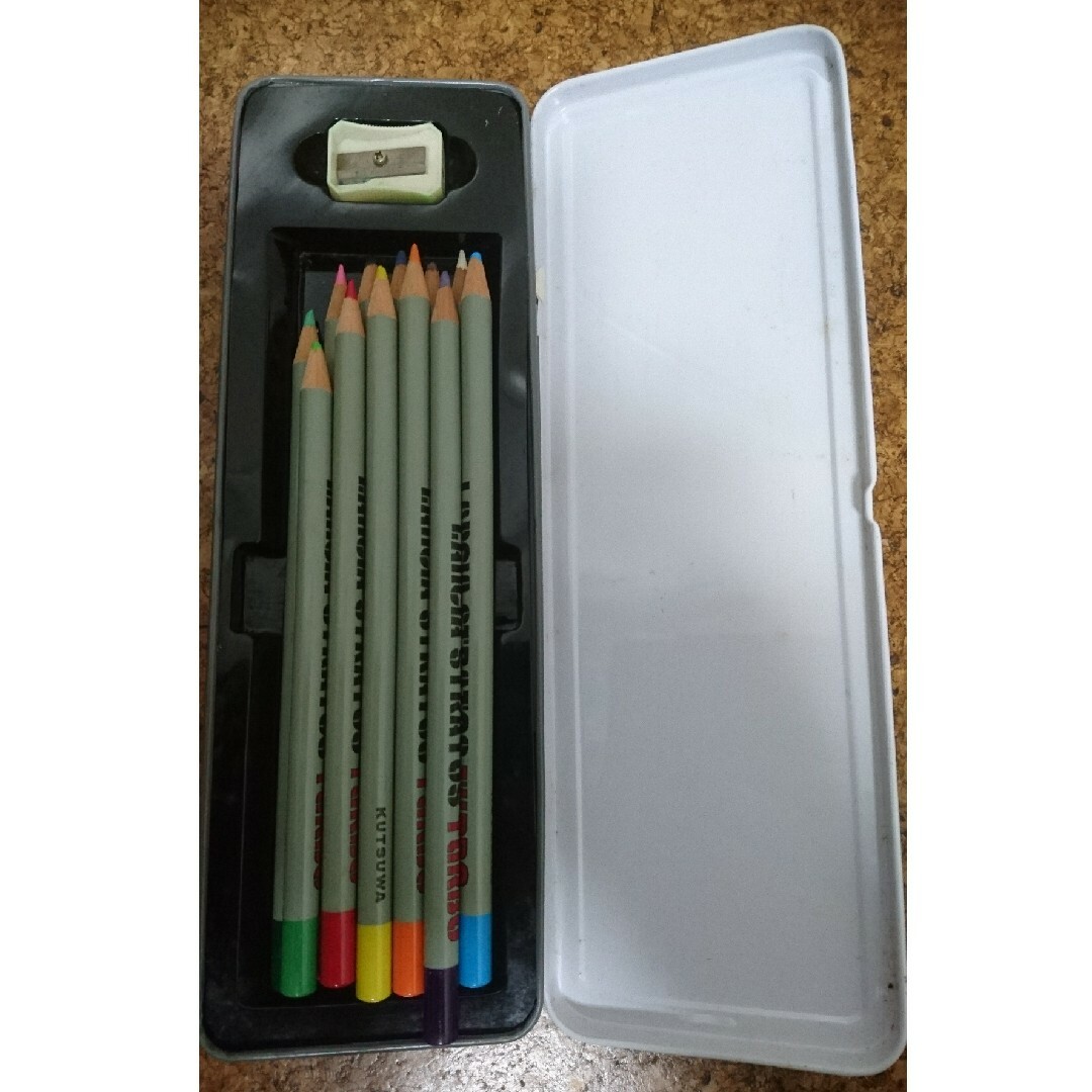 色鉛筆 エンタメ/ホビーのアート用品(色鉛筆)の商品写真