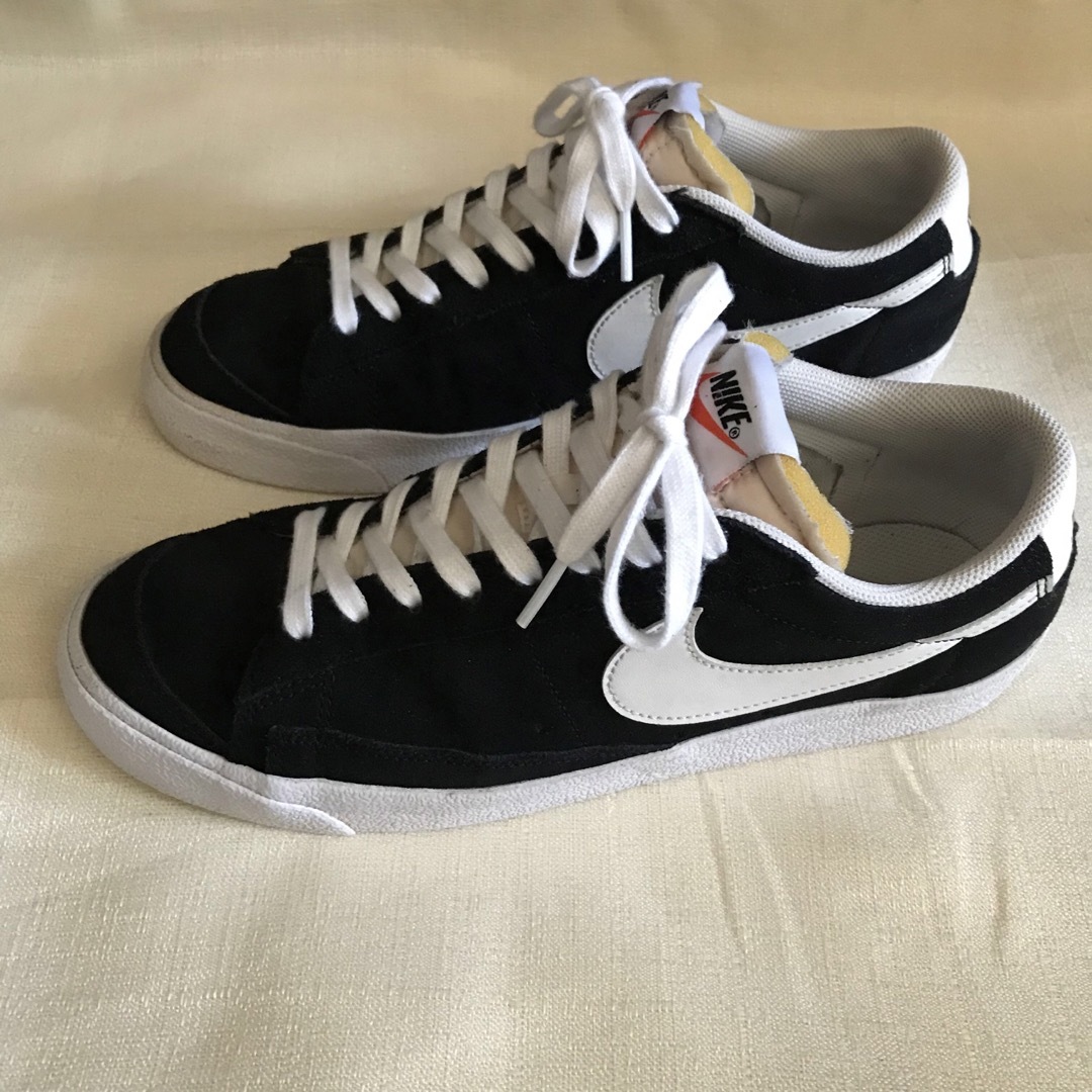 NIKE(ナイキ)のNIKE BLAZER LOW  スエード　ナノユニバース　ブレーザー  メンズの靴/シューズ(スニーカー)の商品写真