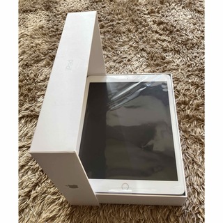 アイパッド(iPad)の【超美品】 iPad 第7世代 WiFi 32GB シルバー(タブレット)