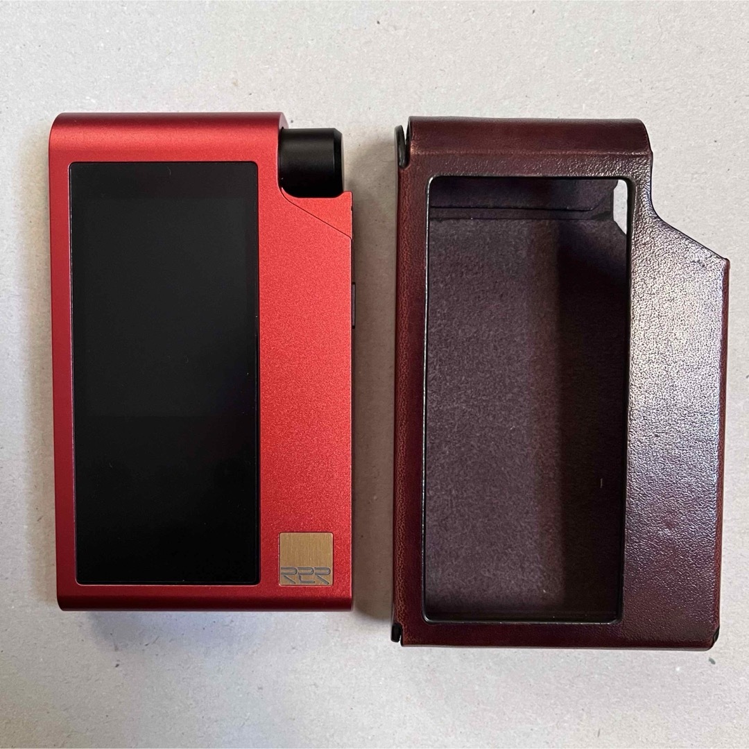 HIFIMAN(ハイファイマン)のHIFIMAN R2R2000 RED 本体+専用レザーケース+128GB SD スマホ/家電/カメラのオーディオ機器(ポータブルプレーヤー)の商品写真