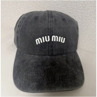 ミュウミュウ(miumiu)の新品未使用 miumiu ミュウミュウ 帽子 キャップ 黒 ブラック ノベルティ(キャップ)