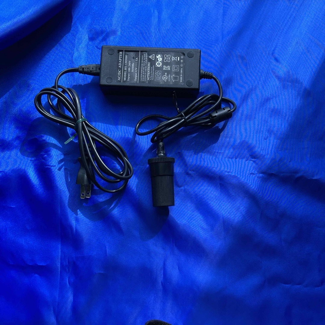 コンセントからシガーソケット変換アダプター5A スマホ/家電/カメラの生活家電(変圧器/アダプター)の商品写真