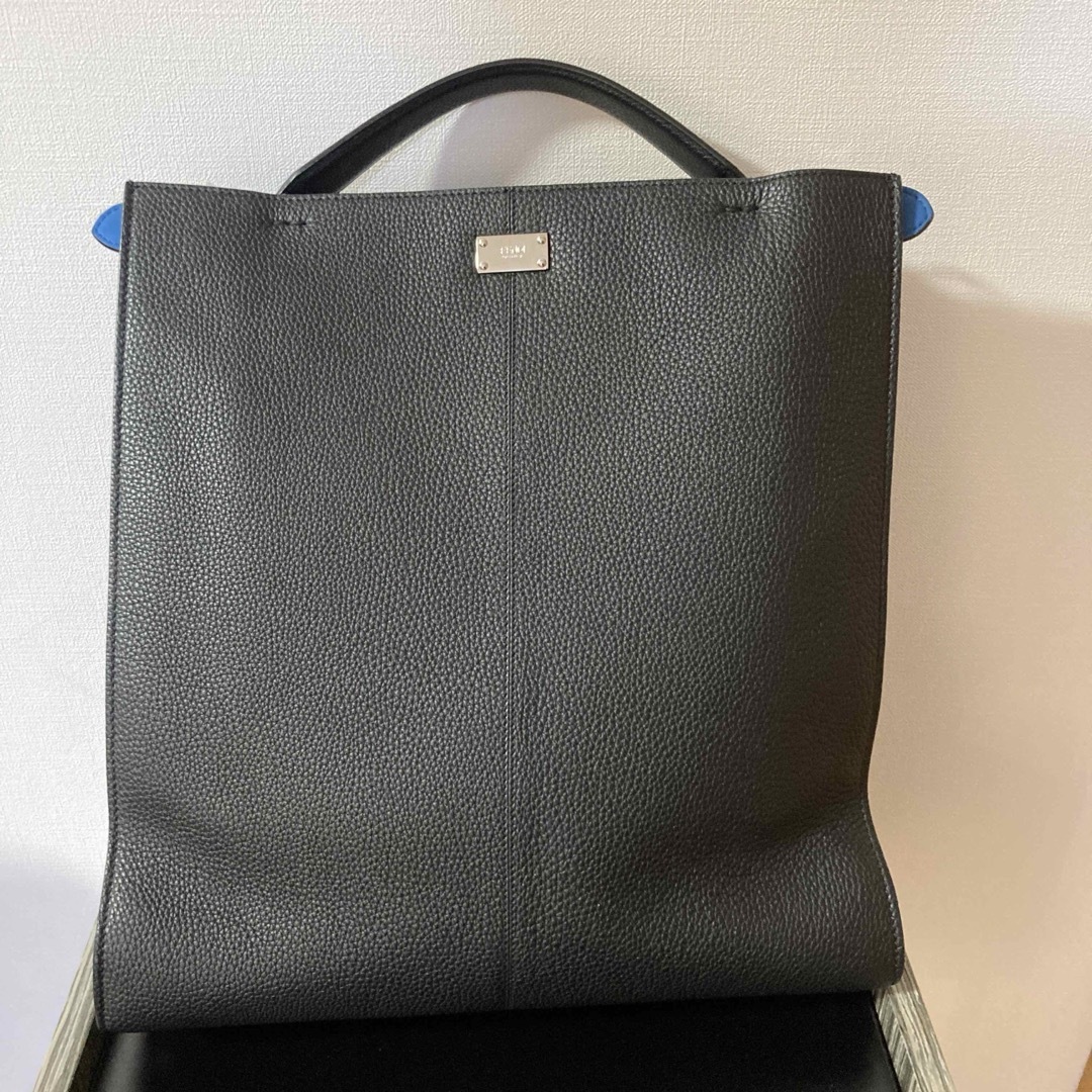 FENDI(フェンディ)のFENDI ピーカブー トート 皮 黒×青 ブラック×ブルー メンズのバッグ(トートバッグ)の商品写真