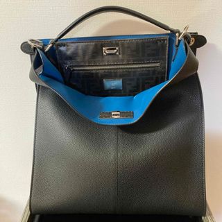 FENDI - FENDI ピーカブー トート 皮 黒×青 ブラック×ブルー