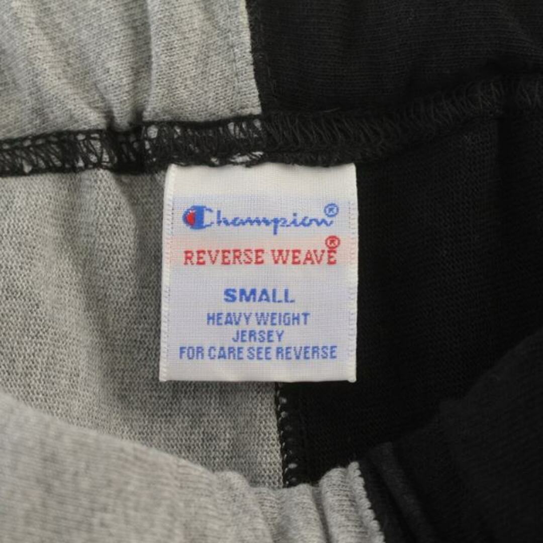 Champion(チャンピオン)の CHAMPION REVERSE WEAVE ハーフパンツ S 黒 グレー メンズのパンツ(ショートパンツ)の商品写真