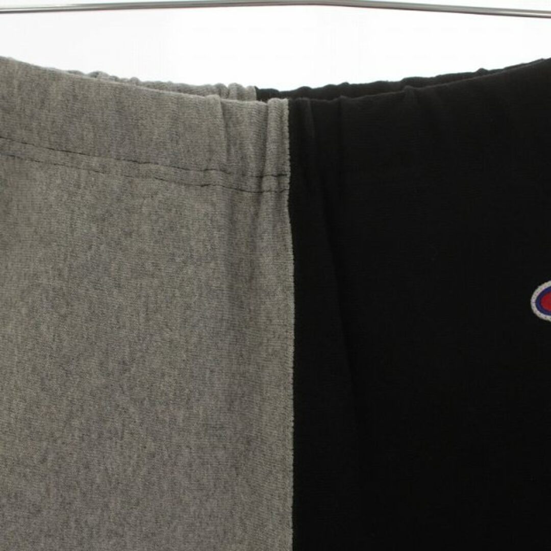 Champion(チャンピオン)の CHAMPION REVERSE WEAVE ハーフパンツ S 黒 グレー メンズのパンツ(ショートパンツ)の商品写真