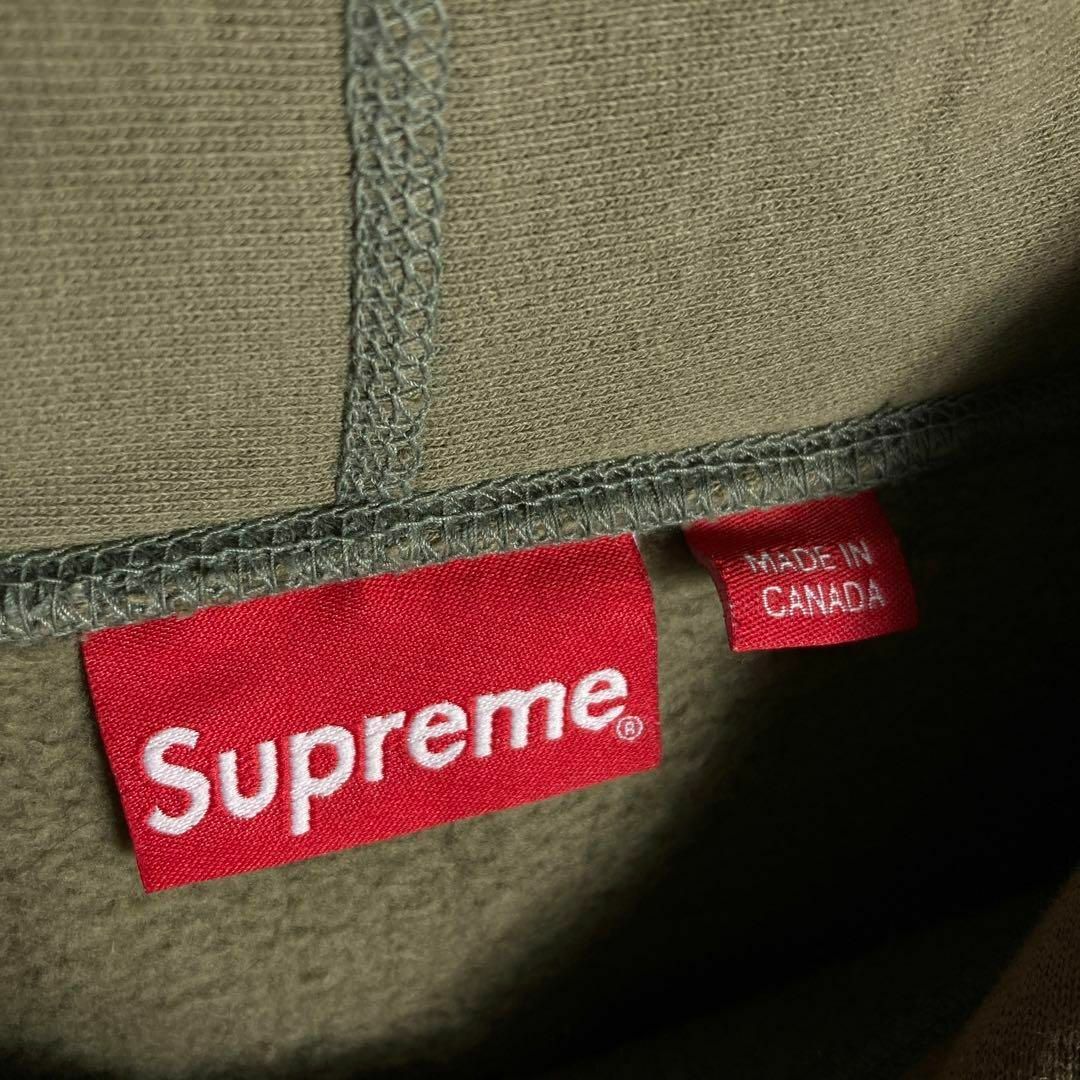 Supreme(シュプリーム)の【人気Lサイズ】シュプリーム　美品　ワンポイント刺繍ロゴ入りパーカー　即完モデル メンズのトップス(パーカー)の商品写真