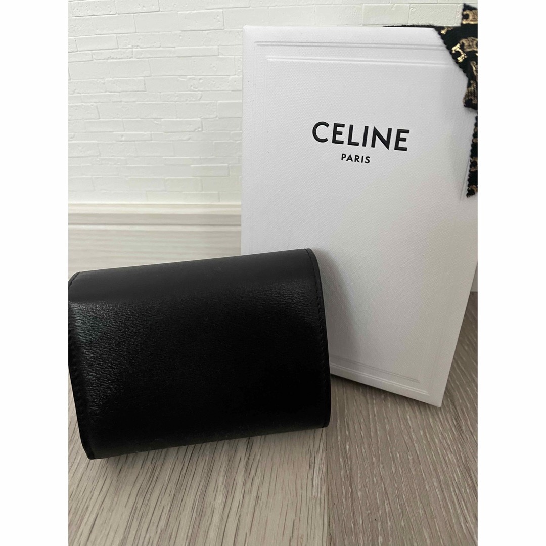 celine(セリーヌ)のCELINE スモールウォレット トリオンフ シャイニーカーフスキン ブラック レディースのファッション小物(財布)の商品写真