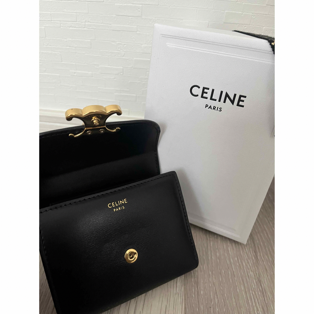 celine(セリーヌ)のCELINE スモールウォレット トリオンフ シャイニーカーフスキン ブラック レディースのファッション小物(財布)の商品写真