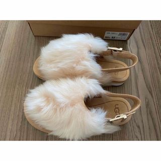 アグ(UGG)のUGG HOLLY 靴　サンダル(サンダル)